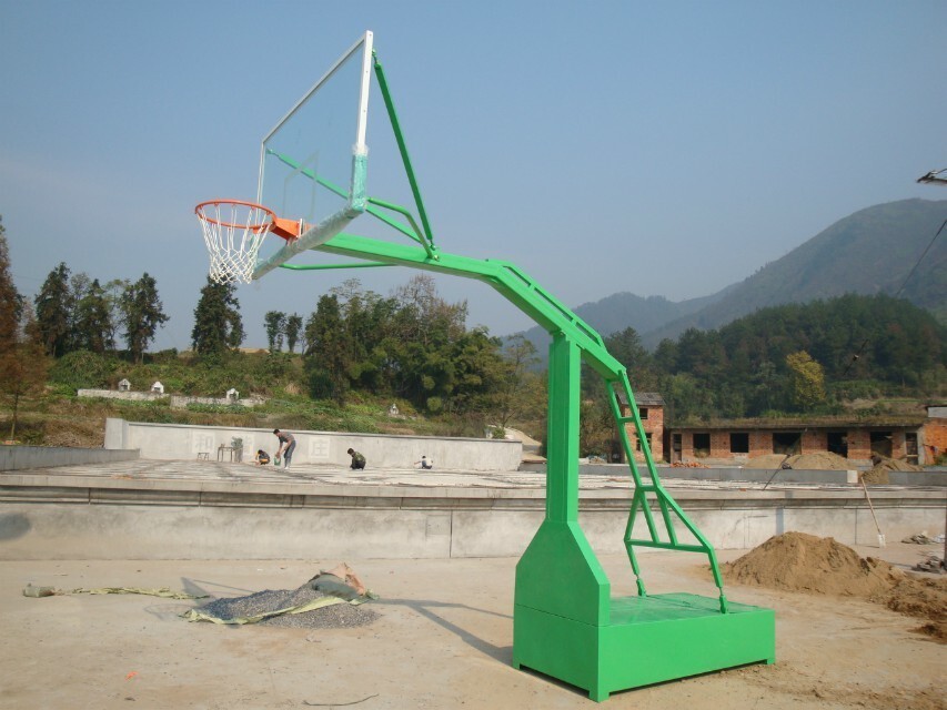 標準籃球架價格多少錢？玉峰備受歡迎的原因-【玉峰體育】