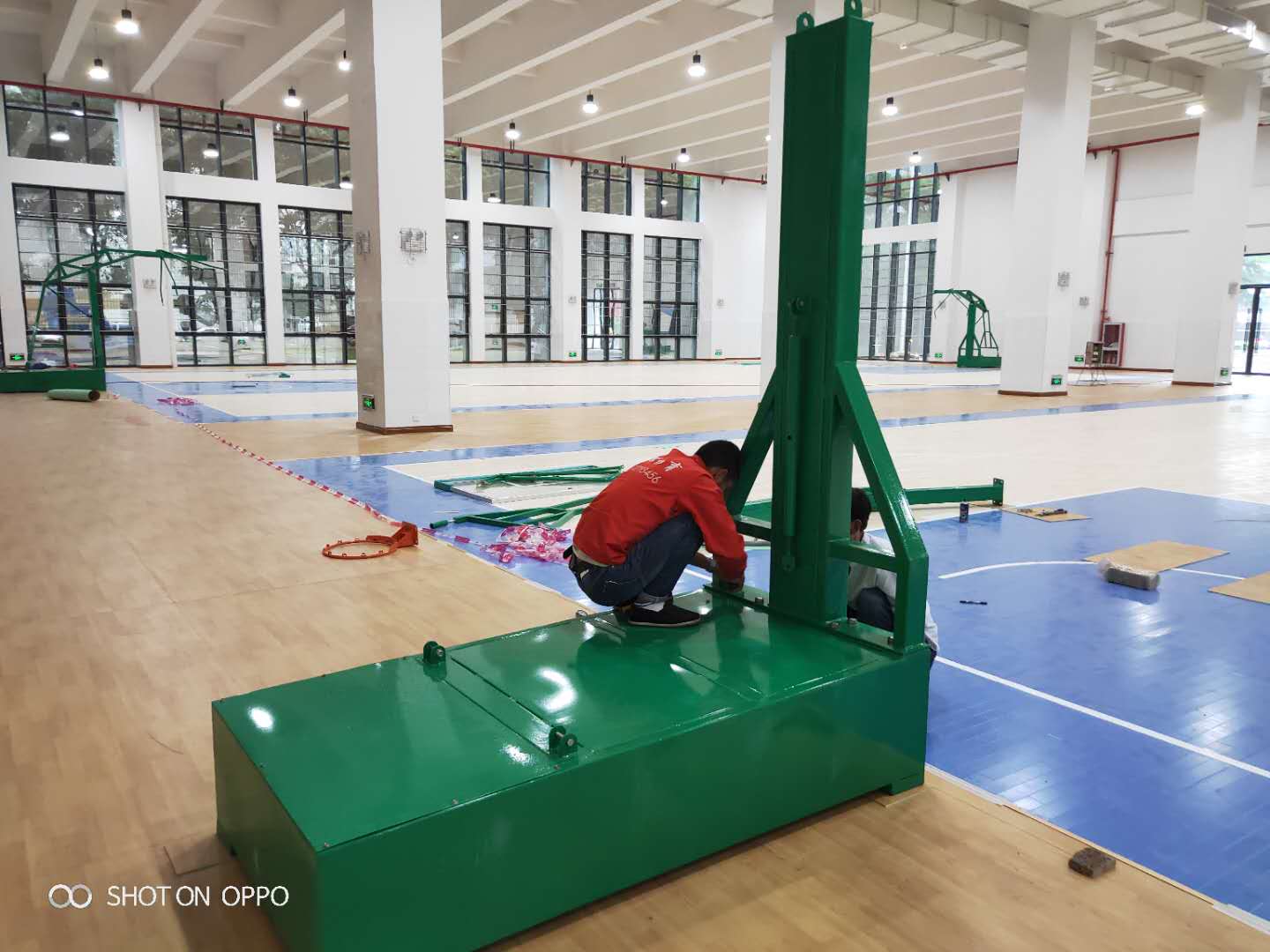 玉峰體育籃球場籃球架