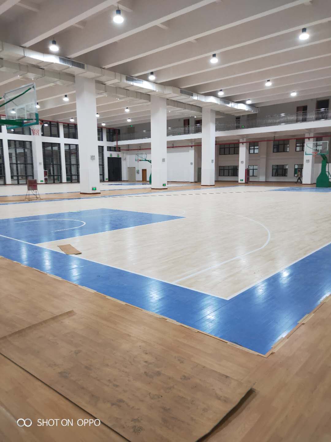 玉峰體育籃球場籃球架