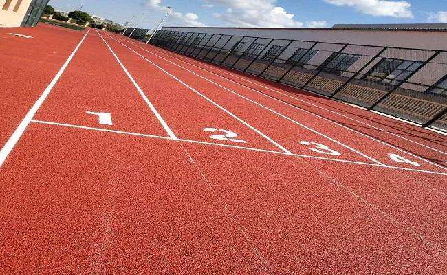 玉峰給您推薦透氣型環(huán)保顆粒塑膠跑道的理由-【玉峰體育】