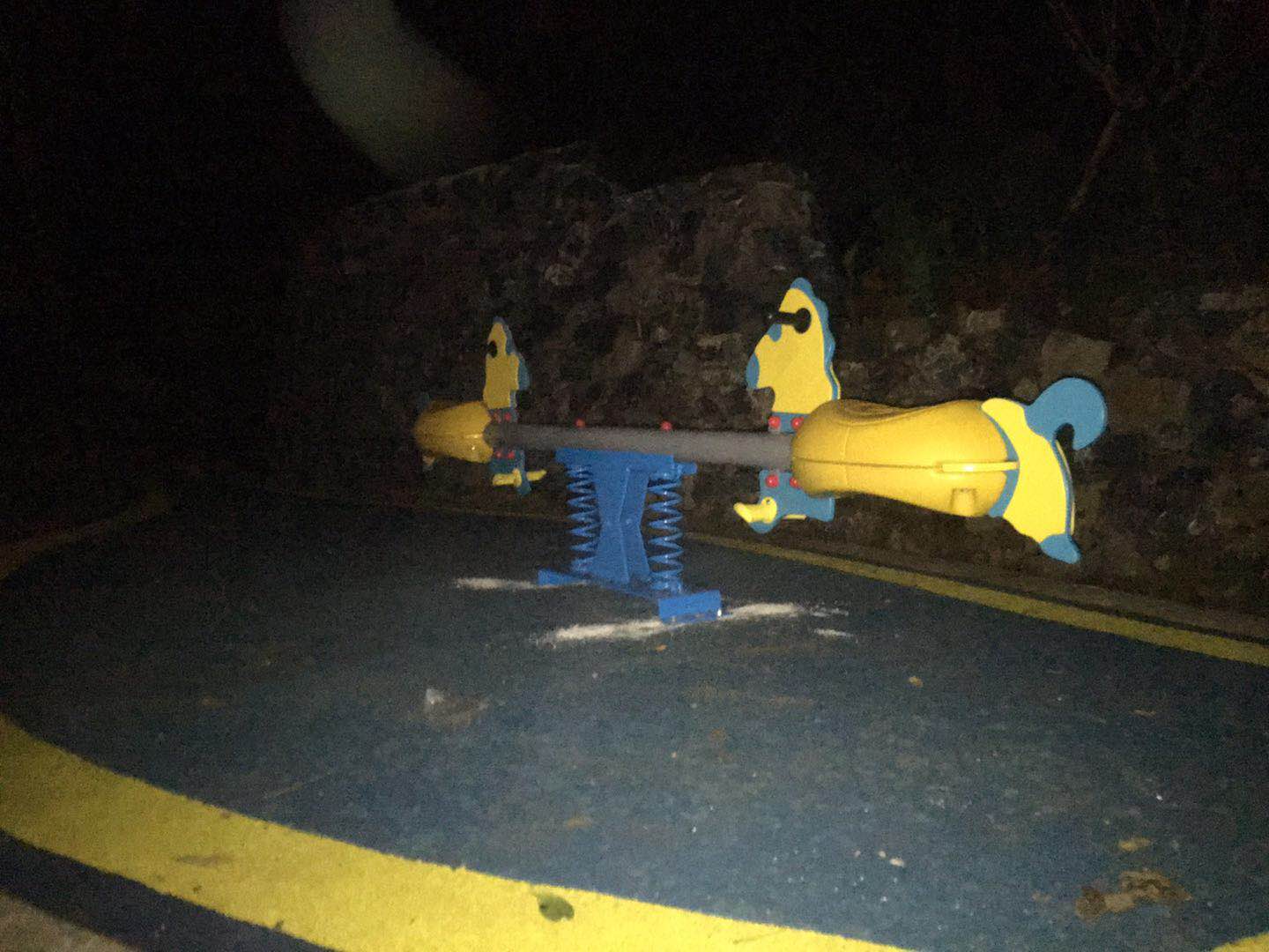 玉峰兒童游樂器材