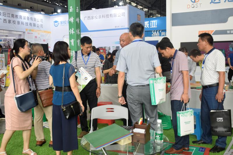 教育裝備展乒乓球臺