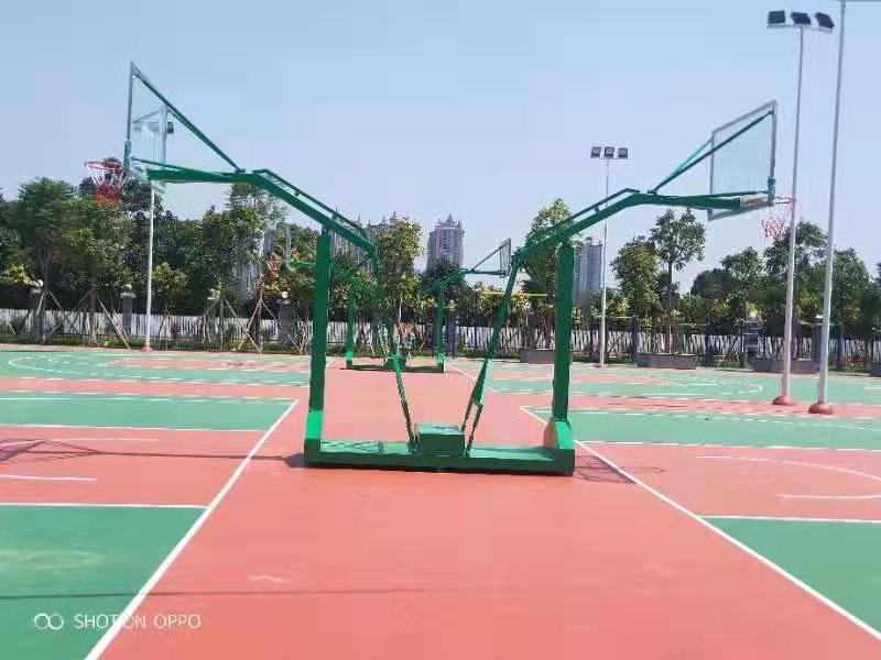 玉峰體育塑膠籃球場、籃球架