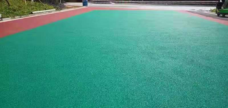 翡翠時光小區健身廣場塑膠地面竣工！-【玉峰體育】