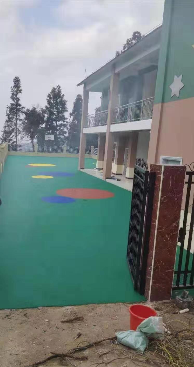 玉峰體育塑膠運動場