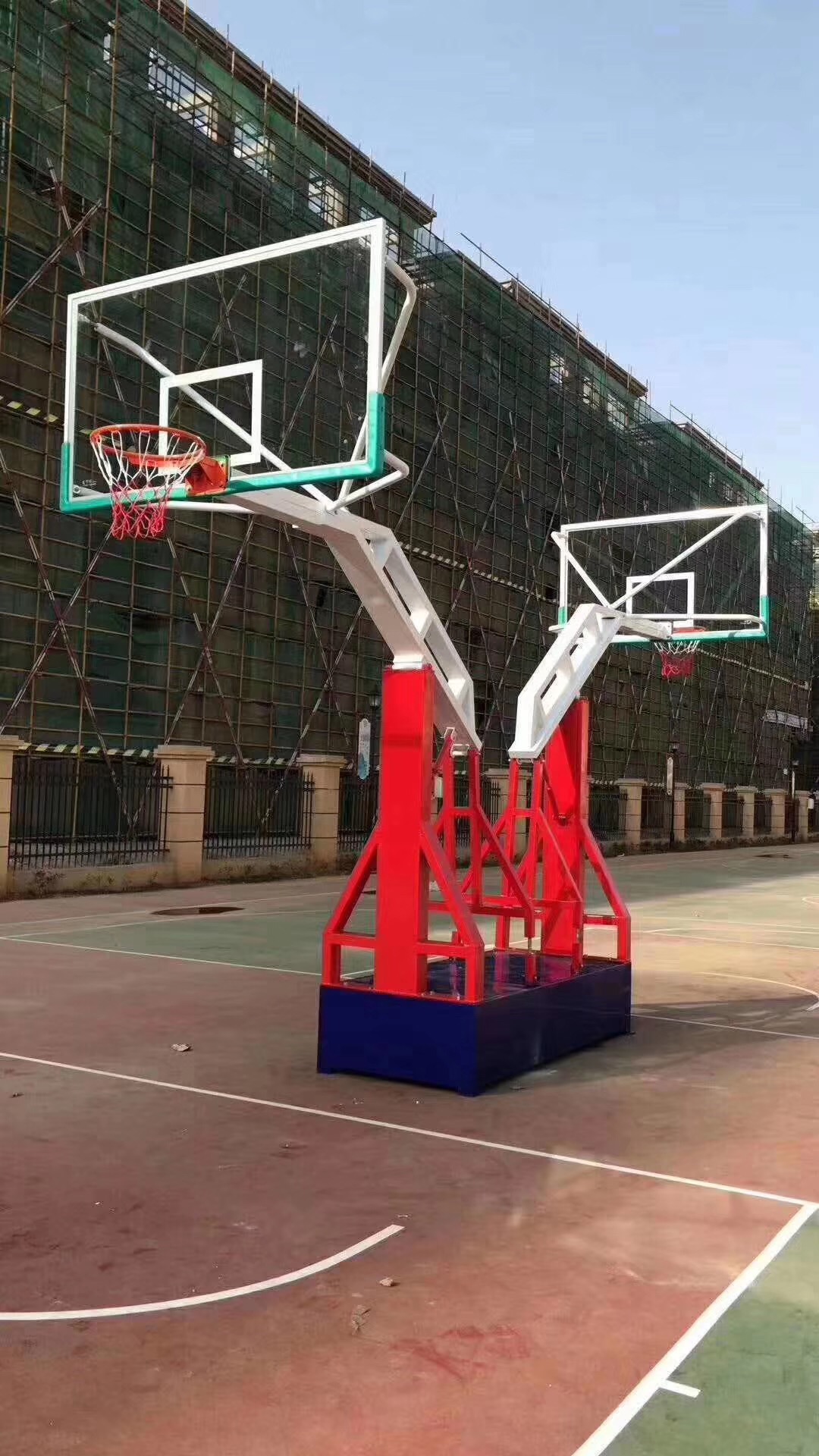 標(biāo)準(zhǔn)籃球架的重量是多少呢？-【玉峰體育】