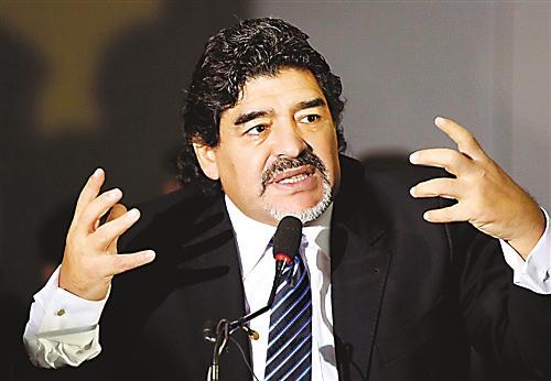 球王且慢！踢球和當政是兩碼事-【玉峰體育】