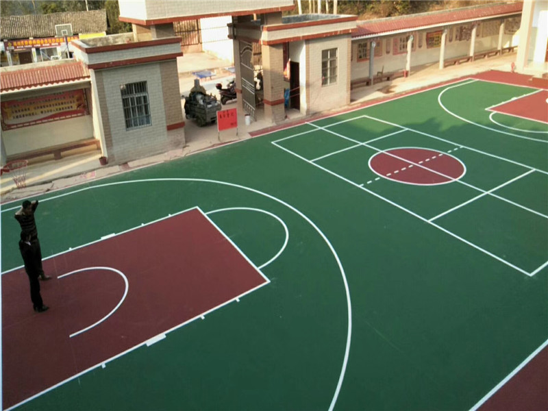 接球訓練器的使用和籃球架劃線