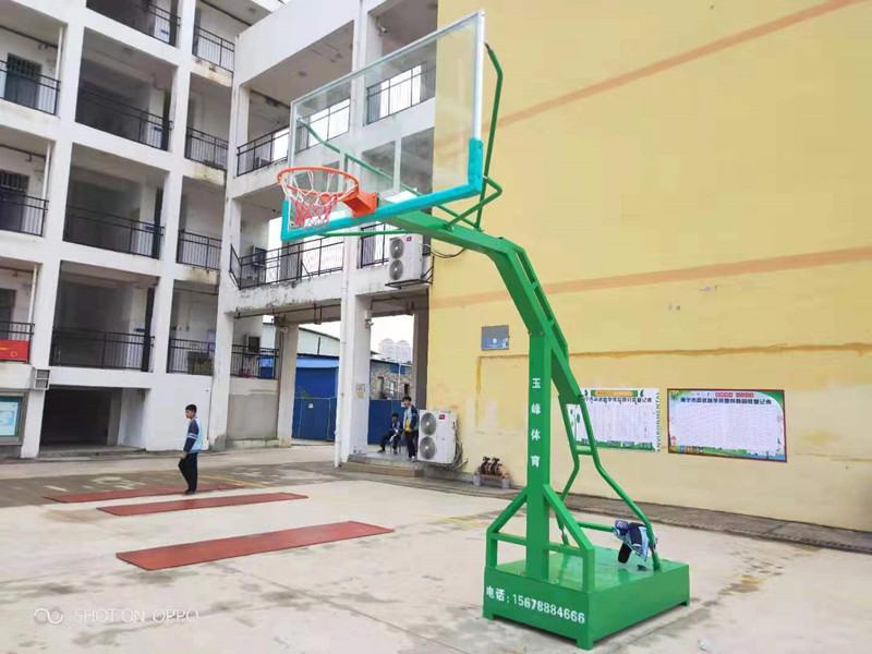 運動器材籃球架知識標準籃球架種類